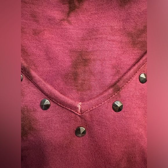 Rock & Republic Purple Burgundy Studded Cold Shoulder Shirt Top size M - Picture 10 of 10